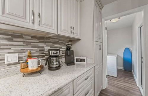 Oversized 4bed + Converted Bedroom, HEATED Pool + Hot Tub - Photo 40