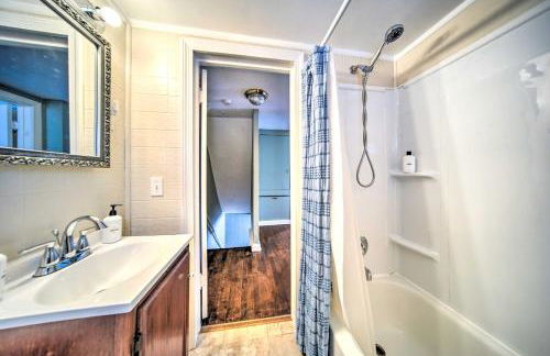 Eastlake Home with Patio Less Than 1 Mi to Lake Erie! - Foto 17