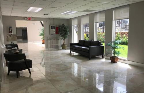 Walk to the Beach at Sunny Isles - Foto 29