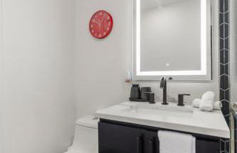 Quantum Tiny Loft at East End Revitalized - Foto 25