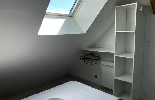 Gîte tout confort près du circuit des 24H du Mans - 3 chambres, jardin et parking privé - FR-1-410-261 - Photo 14