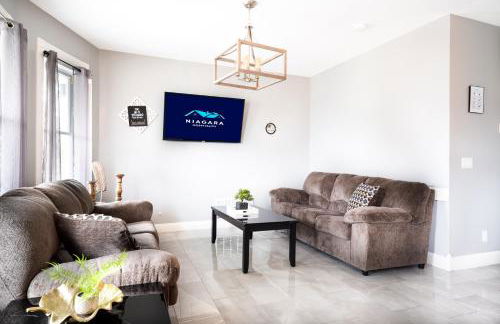 Large-Group Ready 8BR Home Near Niagara Falls & Casino - Foto 11