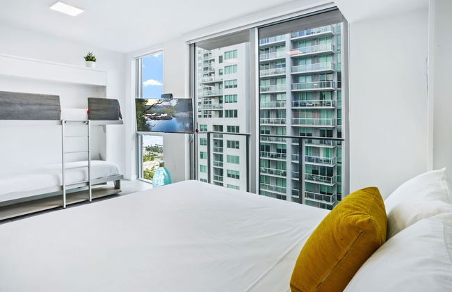 Modern High-Rise Condo with Pool/Gym, in Central DT MIAMI! - Photo 25