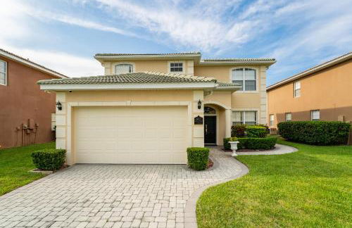 Budget Friendly Pool Home in Quiet Gated Community - Foto 3