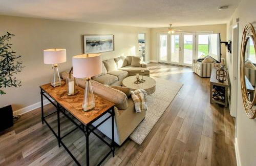 Benton Harbor Lake House with Dock and Fire Pit! - Foto 4