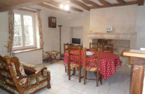 Maison tourangelle restaurée, 3 chambres, jardin clos, village viticole, proche loisirs et équipements bébé - FR-1-381-236 - Foto 5