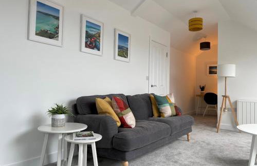 Stunning Penthouse in Penzance "Amazing Sea Views" - Photo 2