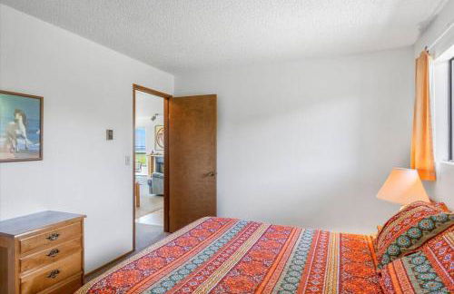 Waterfront Condo right on the Pacific Ocean - Photo 20