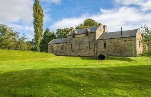 Stunning Edinburgh 1820s stables converted house - Foto 12