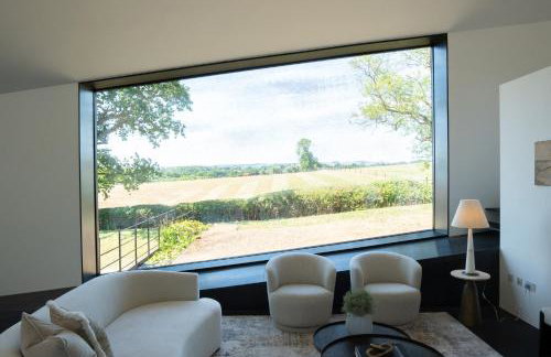 Pass the Keys Bond-villain Style Home with Panoramic Views - Foto 13