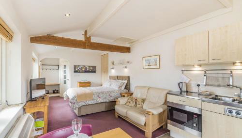 The Friendly Room - Photo 4