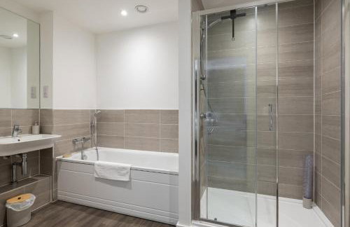 Lovely Home Near Canal, Park, & Central MK - Foto 15