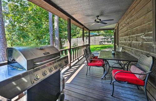 Luxe Broken Bow Cabin with Tesla Charging Station - Photo 18