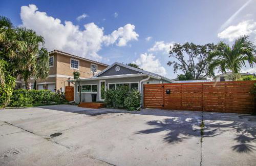 Modern Home with Shared Pool in Fort Lauderdale! - Foto 25