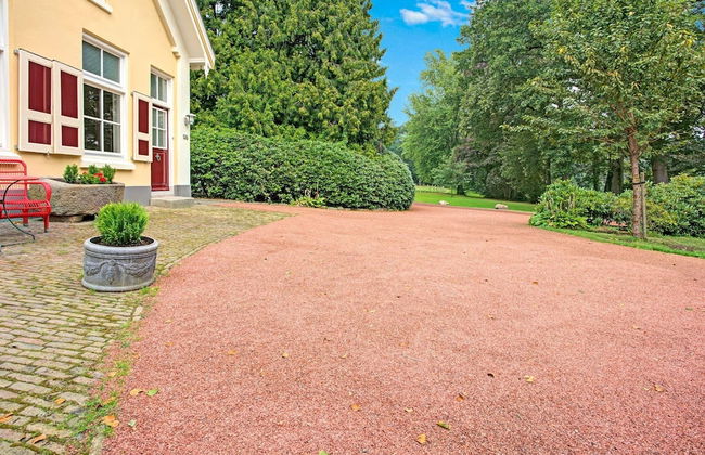 Picturesque Holiday Home in Oldenzaal With Jacuzzi - Foto 64