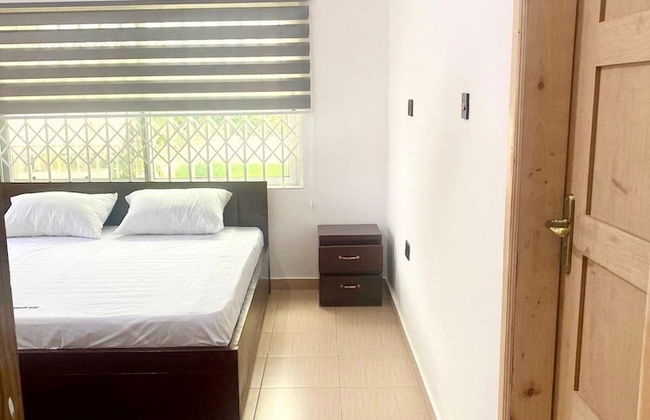 Beautiful 4-bed House in Koforidua - Photo 2