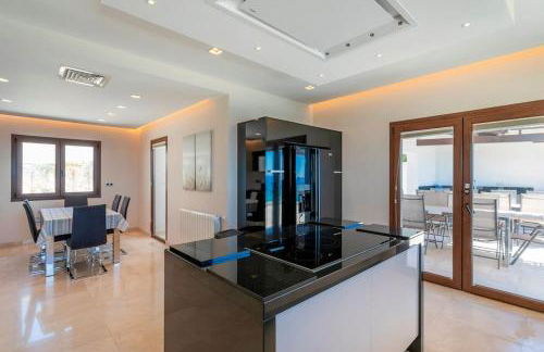 Villa Irene, Large First Line Villa wíth amazing sea- and coast views and large private swimming pool! - Photo 32