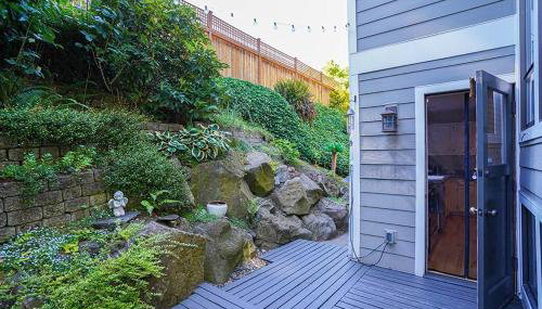 Sunlit contemporary Bellevue Home w a Lush Garden - Foto 5