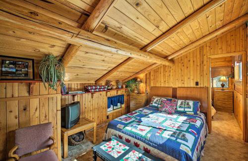 Private Yaak River Hideaway with Deck and Mtn Views! - Foto 16