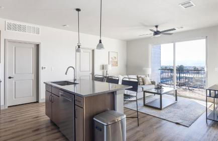 Landing Incredible 1BD Gym Clubhouse - Foto 12