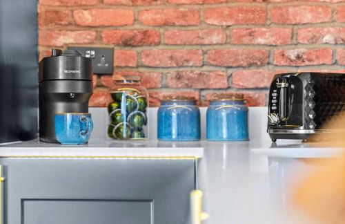 The Oak Sty - 2 Bed Countryside Cottage Escape in Durley with Hot Tub, Unique rural retreat, Private Parking, Sleeps 4 & Pet friendly - By Blue Puffin Stays - Photo 19