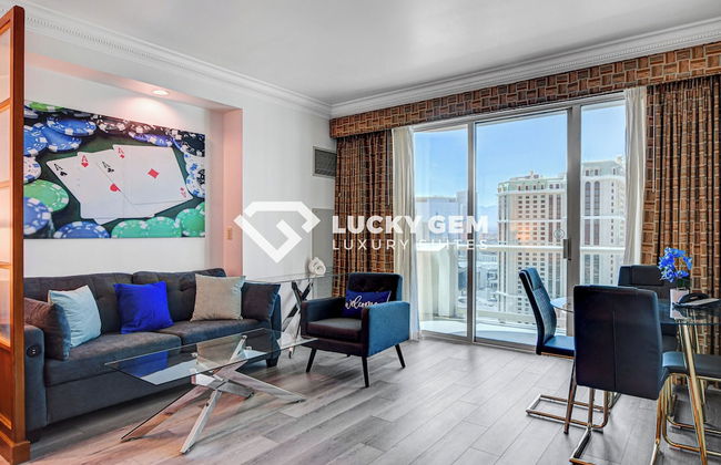 Lucky Gem Penthouse Suites at MGM Signature - Photo 35