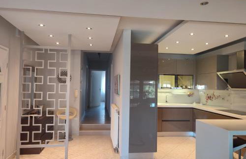 Avenue Luxury Home - Photo 4