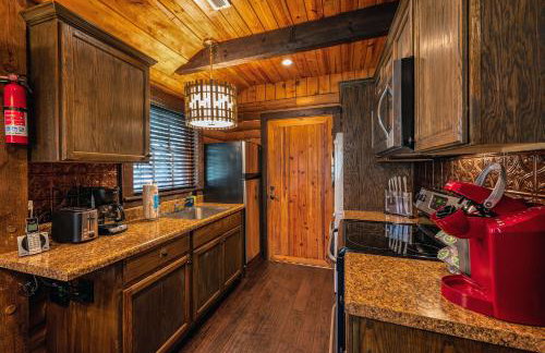 Cozy Lakefront Cabin on Lake Nantahala with Dock - Foto 8