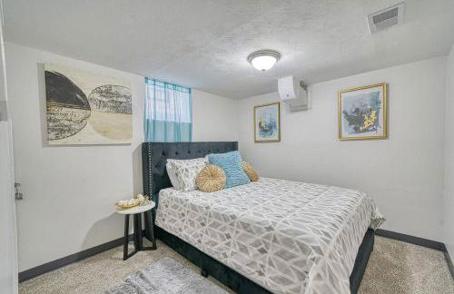 Beautiful Modern home with all year use HOT TUB, Pool table, Game room, & Propane fire pit!! - Foto 5