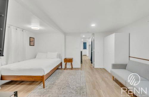 Midtown Gem with Secret Speakeasy - Foto 14