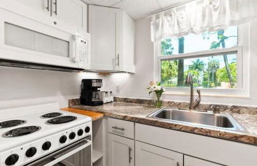 Heron Lagoon, dock, pool, the Hibiscus at Siesta Key Bungalows - Foto 8