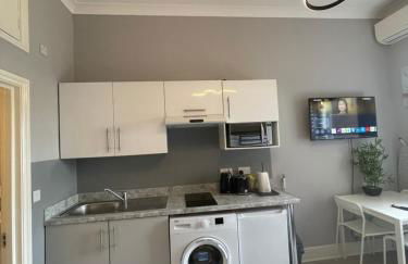 Westminster Inn - Photo 9