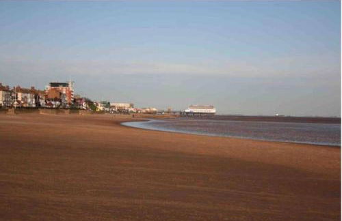 Oole 2 bed & en-suites house with parking near beach - Foto 33