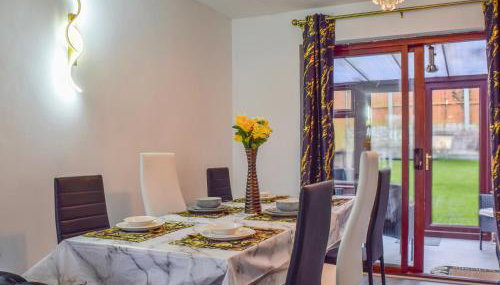 West Park House - Photo 2