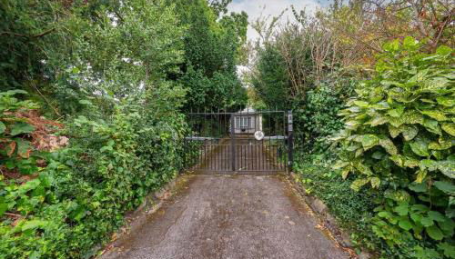 5 Bed Home with Private Parking - 25 Mins To Central London - Foto 5