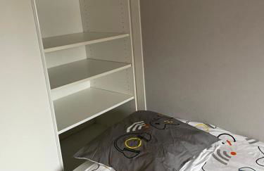 Appart spacieux 6 pers proche centre ville et gare Laval - Parking privé securisé - Photo 33