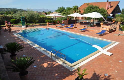 Villa esclusiva con piscina privata e vista Etna - Foto 1