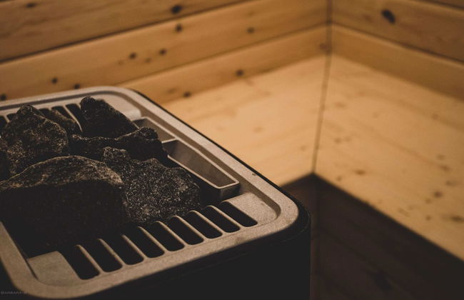 Romantic Woodland Chalet - Photo 21