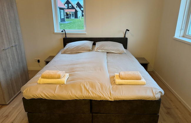 Luxe Stay With Sauna & Garden - Photo 1