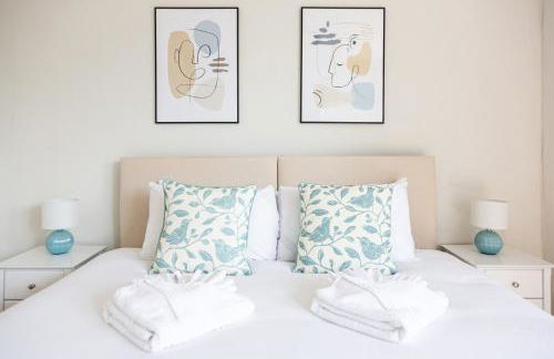 5 Bed Seaside Property with Garden , Parking and Games Room - Foto 42