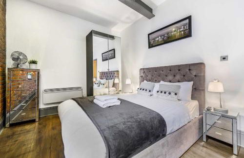 Industrial 2BR Apt, Liverpool City Centre Sleeps 8 - Foto 10