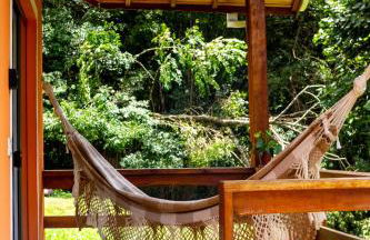 Chalé Canto do Galo 2 - Hidro da Jacuzzi, Lareira Ecológica, Cozinha Completa, Wi-Fi 80mbps, próximo a comércio local e relaxando ao som do riacho - Photo 16