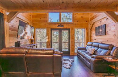Cozy Cabin Retreat w/ Hot Tub & Nature Views - Foto 16