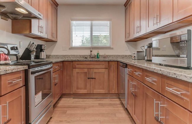 @ Marbella Lane - Boho 'n Sleek Rtreat Pool Tble - Foto 10