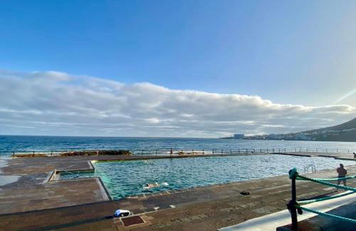 Apartamento a pie de playa con una amplia terraza - Foto 19