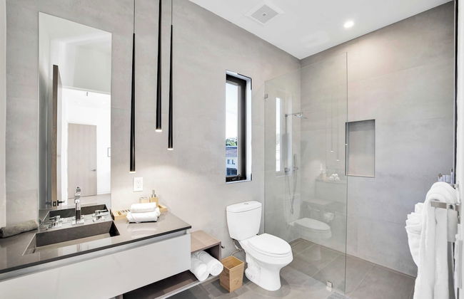 LA Villa by Avantstay Walk to The Grove LA - Photo 30