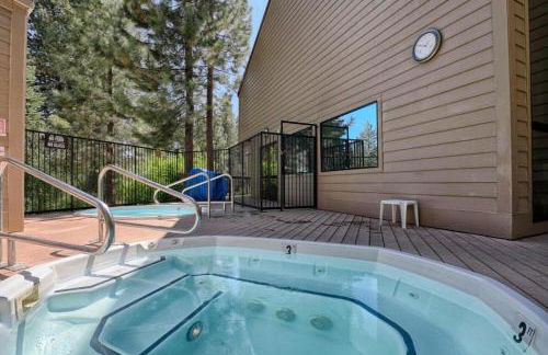 2BR Townhome Walk to Beach or Trails - Foto 26