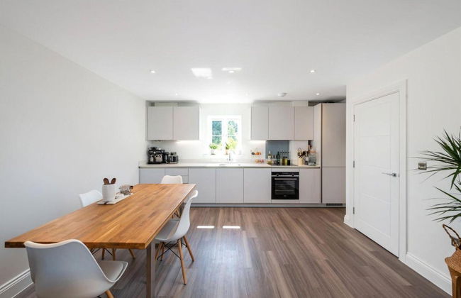 2 Bed 2 Bath Apt Close to Reigate Station - 2230 - Foto 12