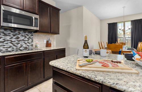 NEW 12 Bd Temple House, up to 14 PPL, Perfect for Families, Contractors, Large Groups, In Home Theatre, Arcade, Billiards - Professionally Managed By Stay Albatross Furnished Rentals - Foto 17