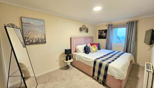 Stylish & Spacious 4 Bedroom House - Foto 3